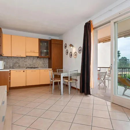 Cozy Holiday Near Bettona With Spectacular Hill-view * Lazise
