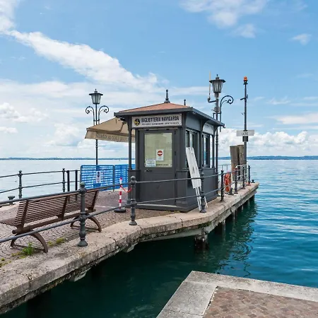 Cozy Holiday Near Bettona With Spectacular Hill-view Lazise
