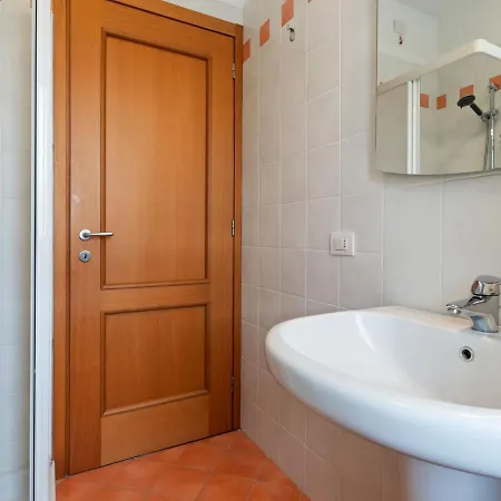 Holiday home Cozy Holiday Near Bettona With Spectacular Hill-view Lazise