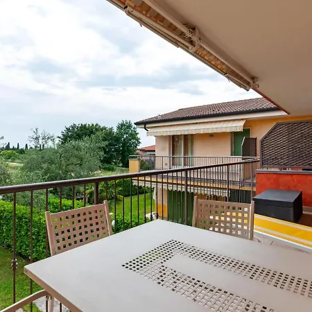 Cozy Holiday Near Bettona With Spectacular Hill-view * Lazise