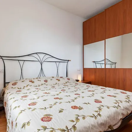Cozy Holiday Near Bettona With Spectacular Hill-view Lazise
